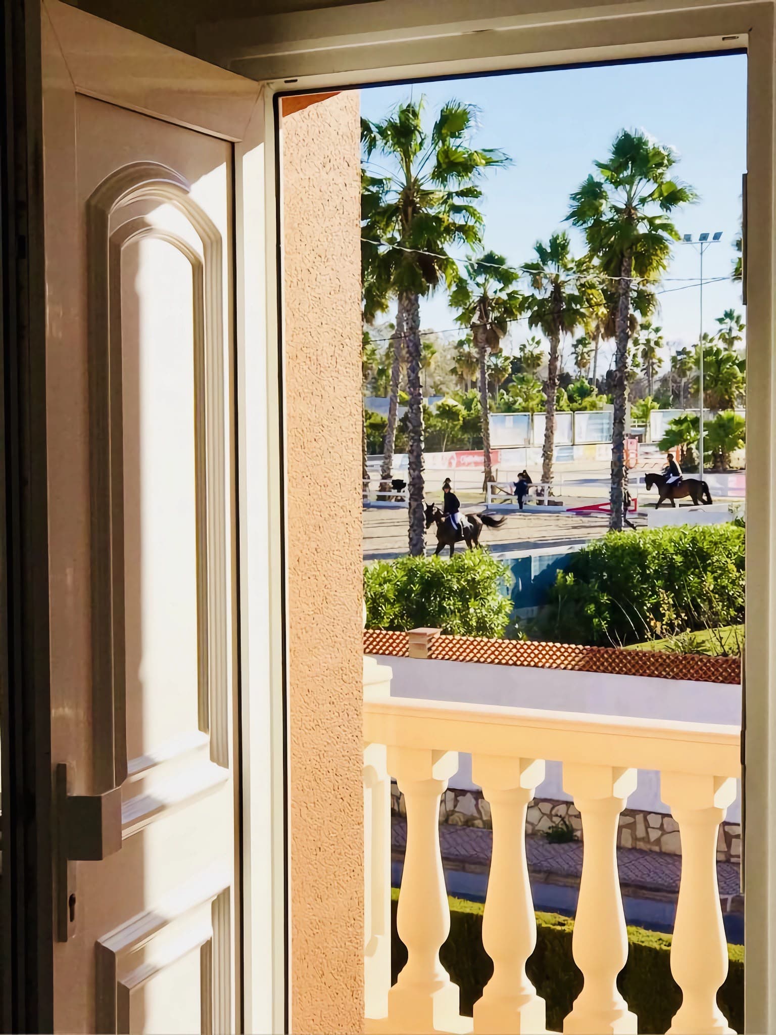 Vista desde el balcón del apartamento hacia el recinto del MET